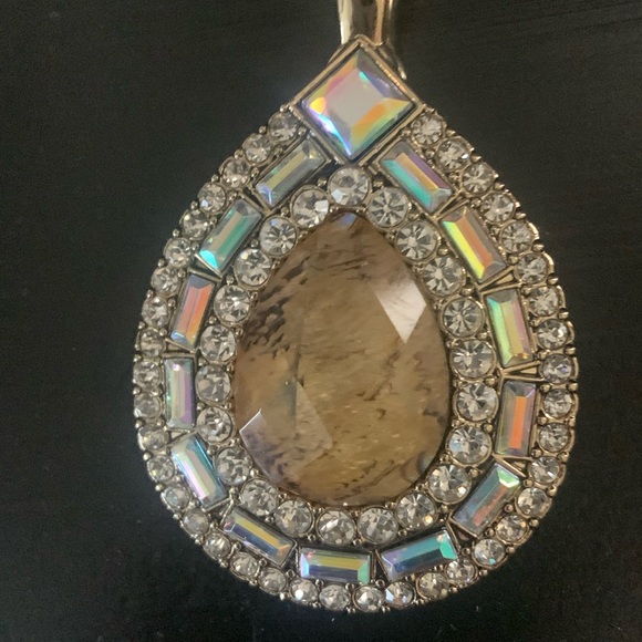 BEAUTIFUL New Premier Designs Gold Tone Pendant w/Wide Magnetic Closure Clasp - Picture 17 of 17